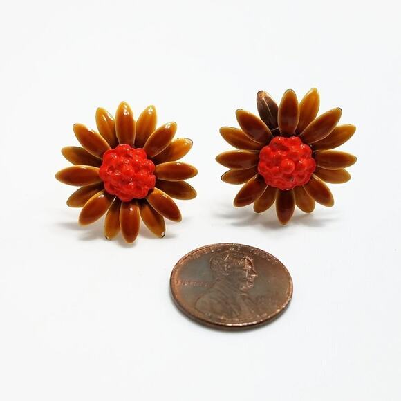 Vintage Enamel Brown Orange Flower Earrings,  Flower Power 1960s, 7/8 Inches - Picture 5 of 8